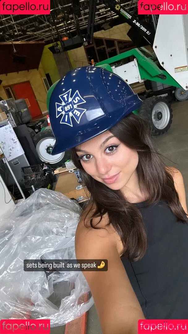Kira Kosarin / kira_kosarin / kirakosarin Onlyfans Photo Gallery 