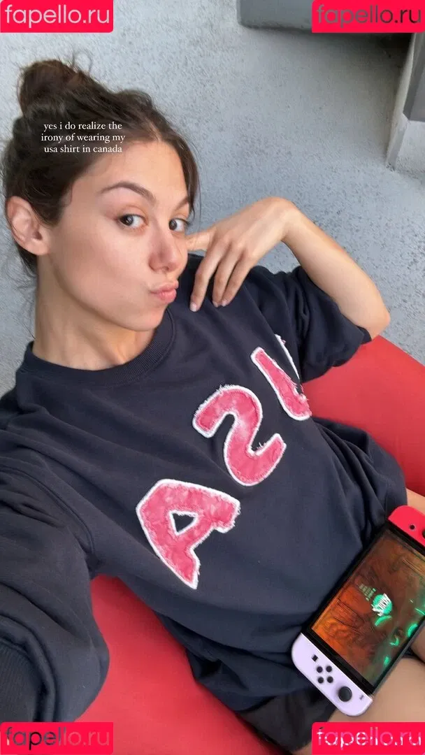 Kira Kosarin / kira_kosarin / kirakosarin Onlyfans Photo Gallery 