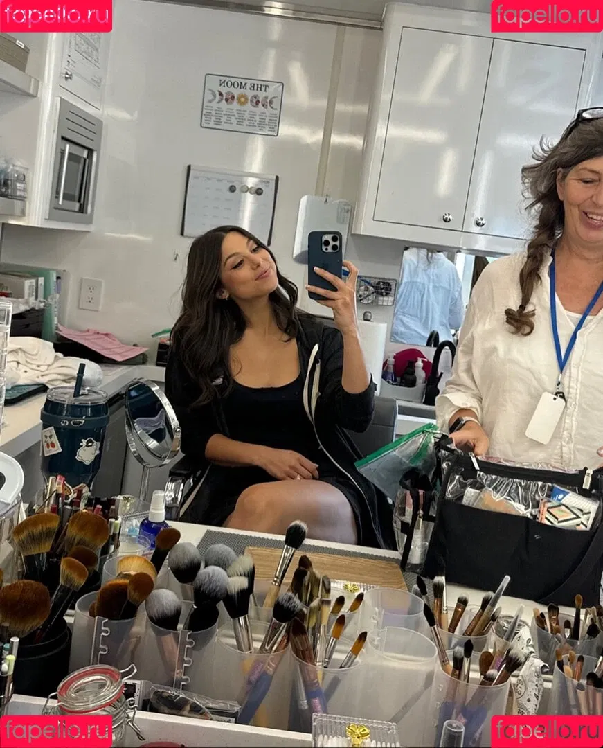 Kira Kosarin / kira_kosarin / kirakosarin Onlyfans Photo Gallery 
