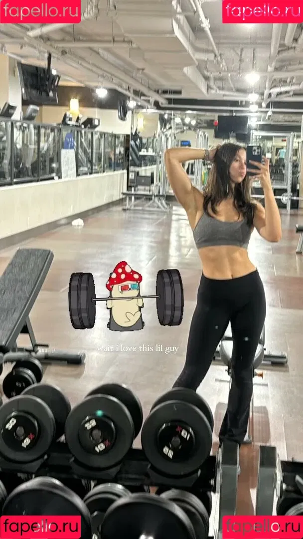 Kira Kosarin / kira_kosarin / kirakosarin Onlyfans Photo Gallery 