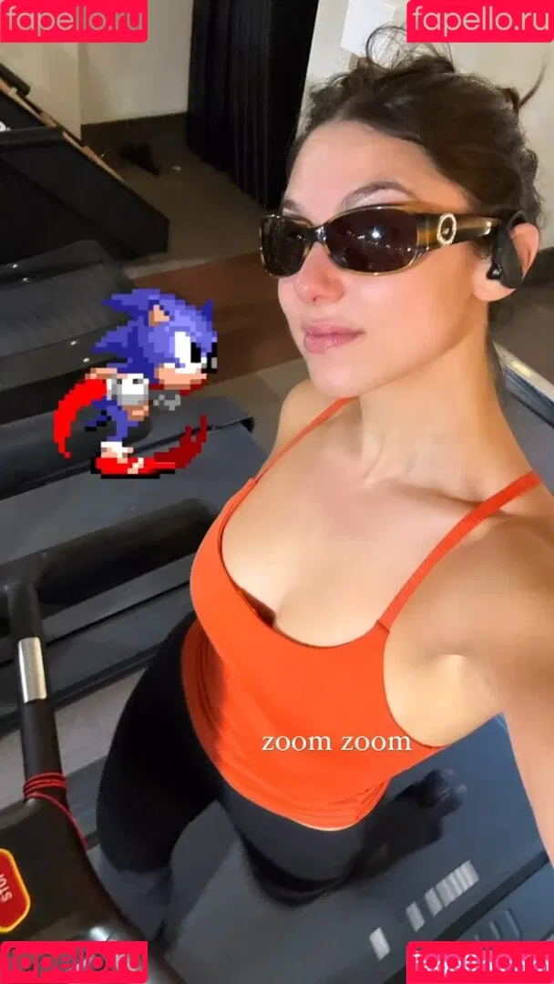 Kira Kosarin / kira_kosarin / kirakosarin Onlyfans Photo Gallery 