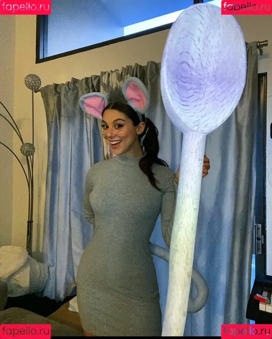 Kira Kosarin / kira_kosarin / kirakosarin Onlyfans Photo Gallery 