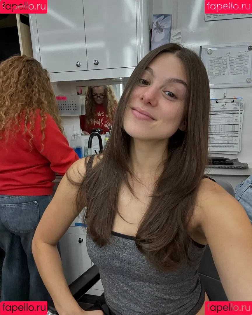 Kira Kosarin / kira_kosarin / kirakosarin Onlyfans Photo Gallery 
