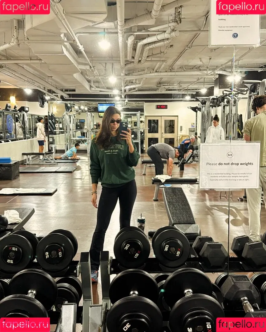 Kira Kosarin / kira_kosarin / kirakosarin Onlyfans Photo Gallery 