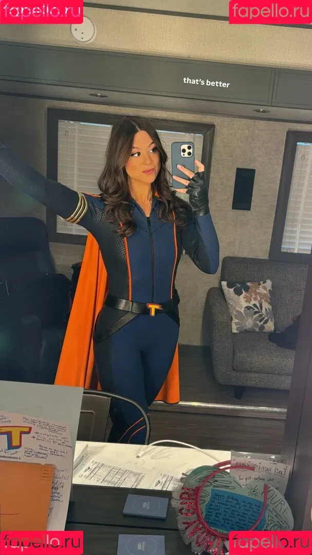 Kira Kosarin / kira_kosarin / kirakosarin Onlyfans Photo Gallery 