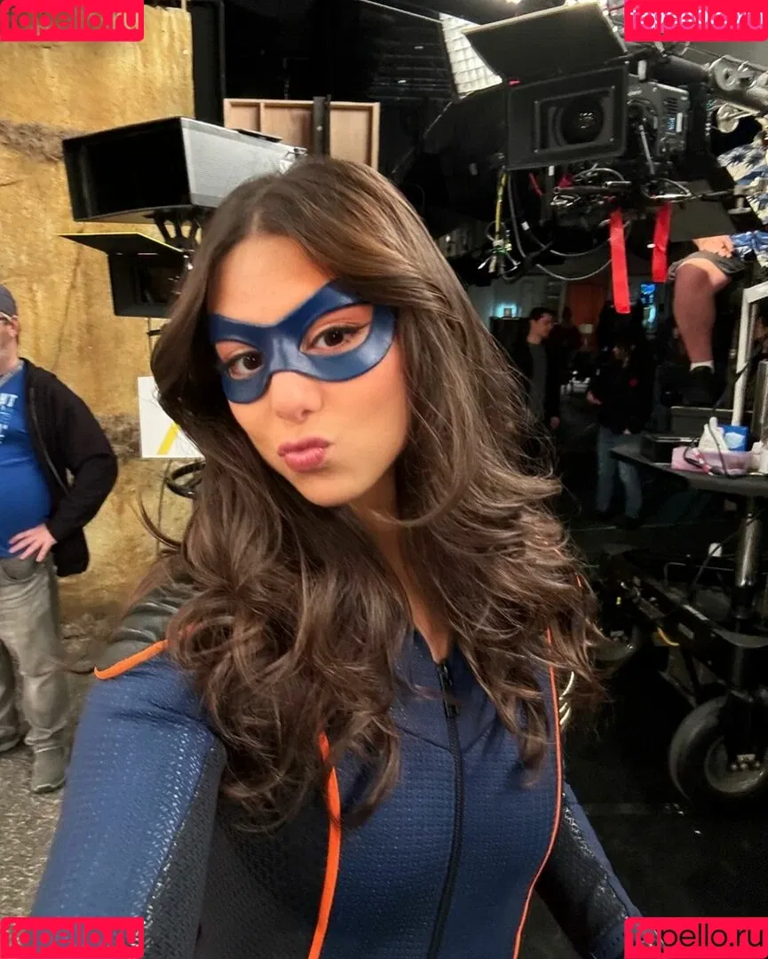 Kira Kosarin / kira_kosarin / kirakosarin Onlyfans Photo Gallery 