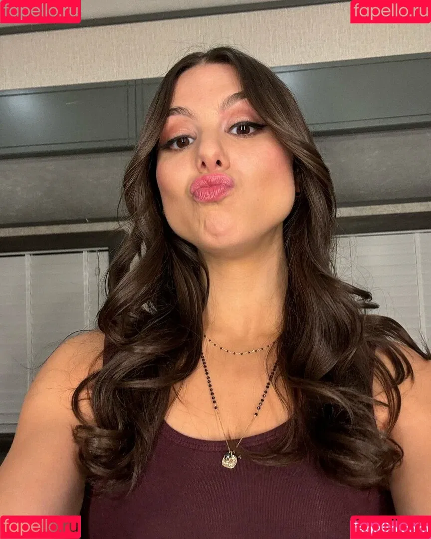 Kira Kosarin / kira_kosarin / kirakosarin Onlyfans Photo Gallery 