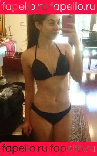 Kira Kosarin / kira_kosarin / kirakosarin Onlyfans Photo Gallery 
