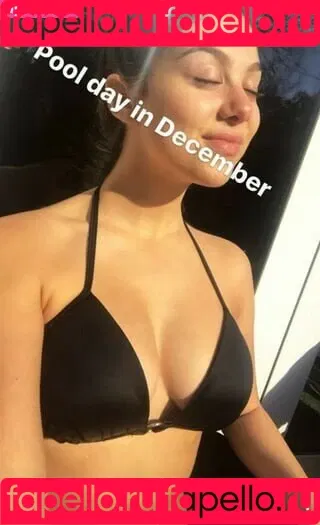 Kira Kosarin / kira_kosarin / kirakosarin Onlyfans Photo Gallery 