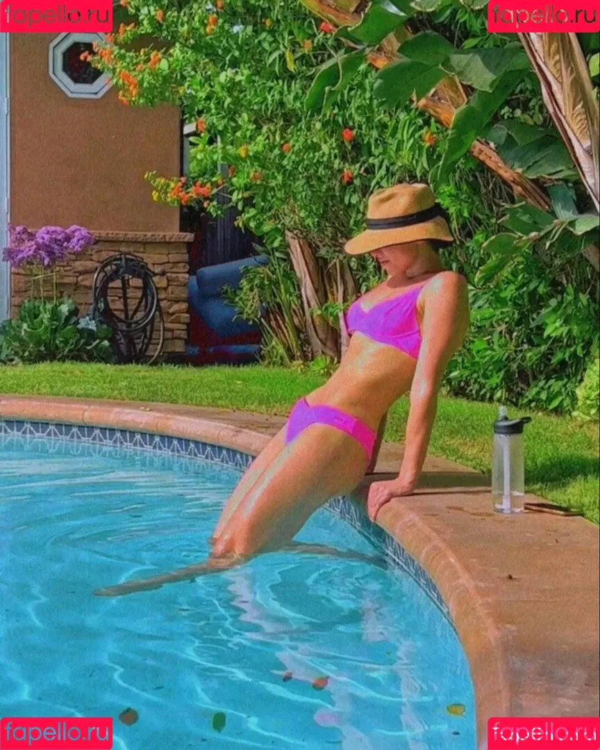 Kira Kosarin / kira_kosarin / kirakosarin Onlyfans Photo Gallery 