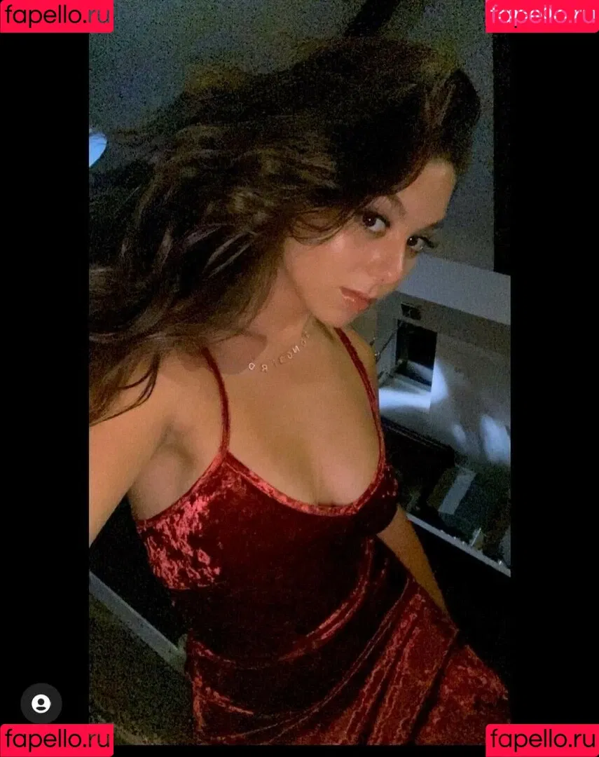 Kira Kosarin / kira_kosarin / kirakosarin Onlyfans Photo Gallery 