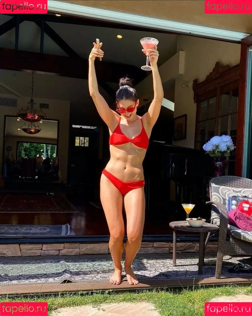Kira Kosarin / kira_kosarin / kirakosarin Onlyfans Photo Gallery 