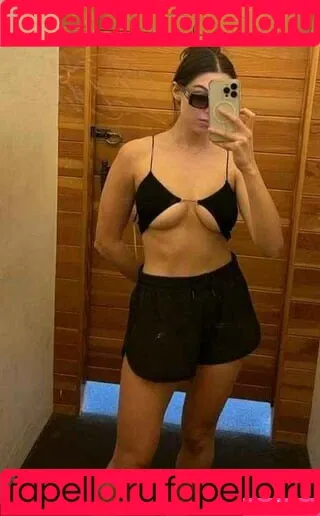 Kira Kosarin / kira_kosarin / kirakosarin Onlyfans Photo Gallery 