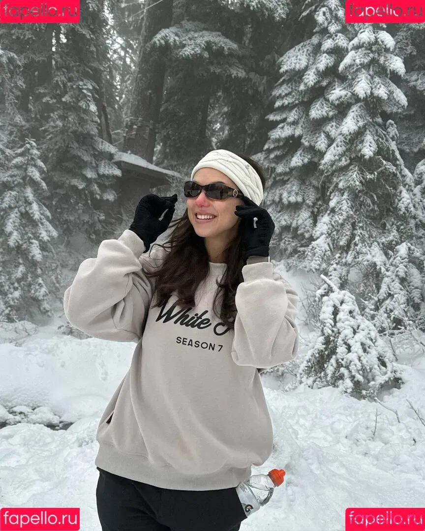 Kira Kosarin / kira_kosarin / kirakosarin Onlyfans Photo Gallery 