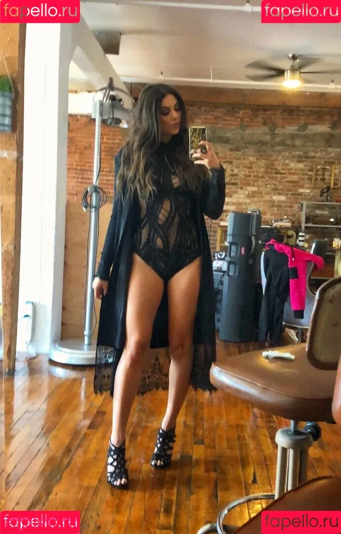 Kira Kosarin / kira_kosarin / kirakosarin Onlyfans Photo Gallery 