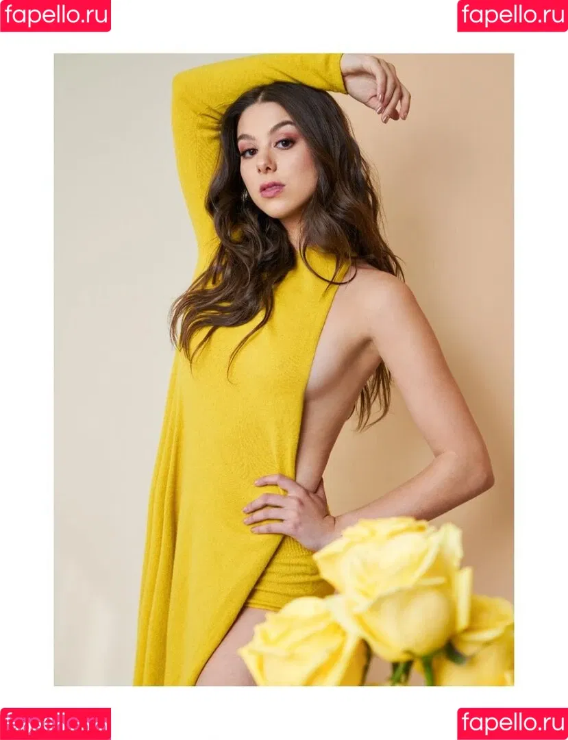 Kira Kosarin / kira_kosarin / kirakosarin Onlyfans Photo Gallery 