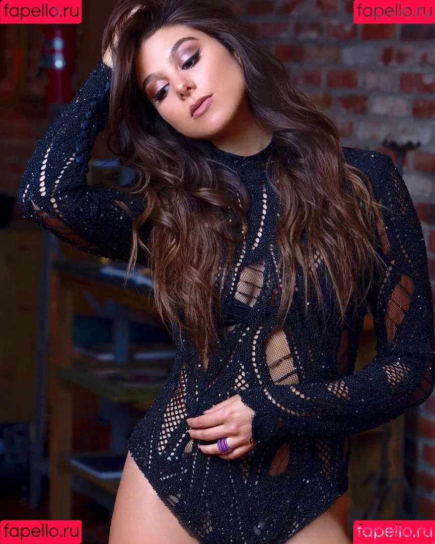 Kira Kosarin / kira_kosarin / kirakosarin Onlyfans Photo Gallery 