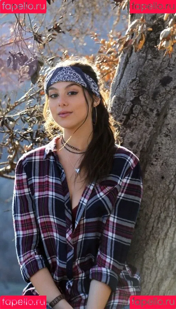 Kira Kosarin / kira_kosarin / kirakosarin Onlyfans Photo Gallery 