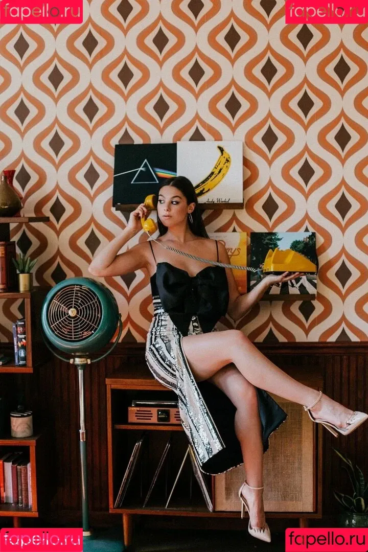 Kira Kosarin / kira_kosarin / kirakosarin Onlyfans Photo Gallery 