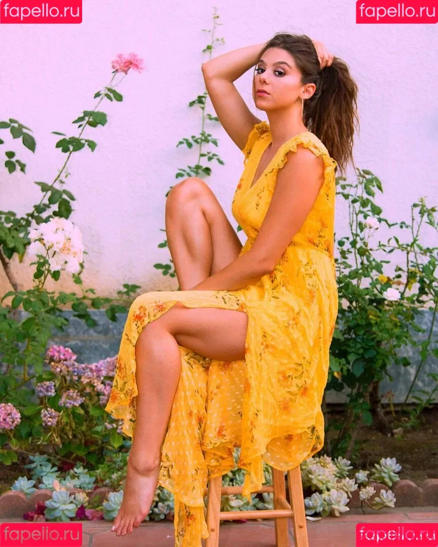 Kira Kosarin / kira_kosarin / kirakosarin Onlyfans Photo Gallery 