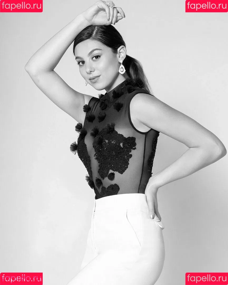 Kira Kosarin / kira_kosarin / kirakosarin Onlyfans Photo Gallery 