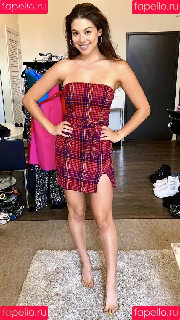 Kira Kosarin / kira_kosarin / kirakosarin Onlyfans Photo Gallery 