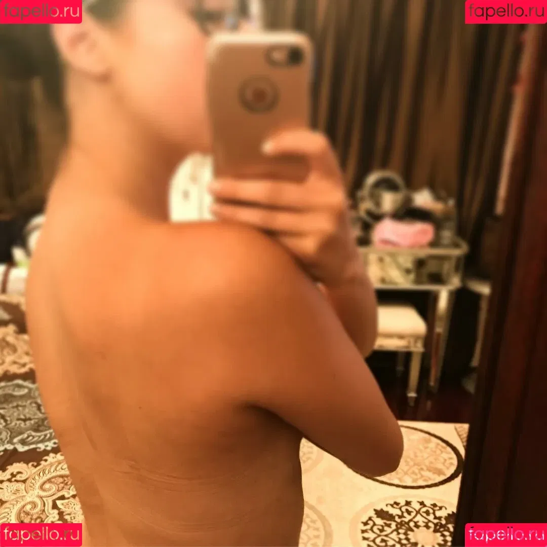 Kira Kosarin / kira_kosarin / kirakosarin Onlyfans Photo Gallery 