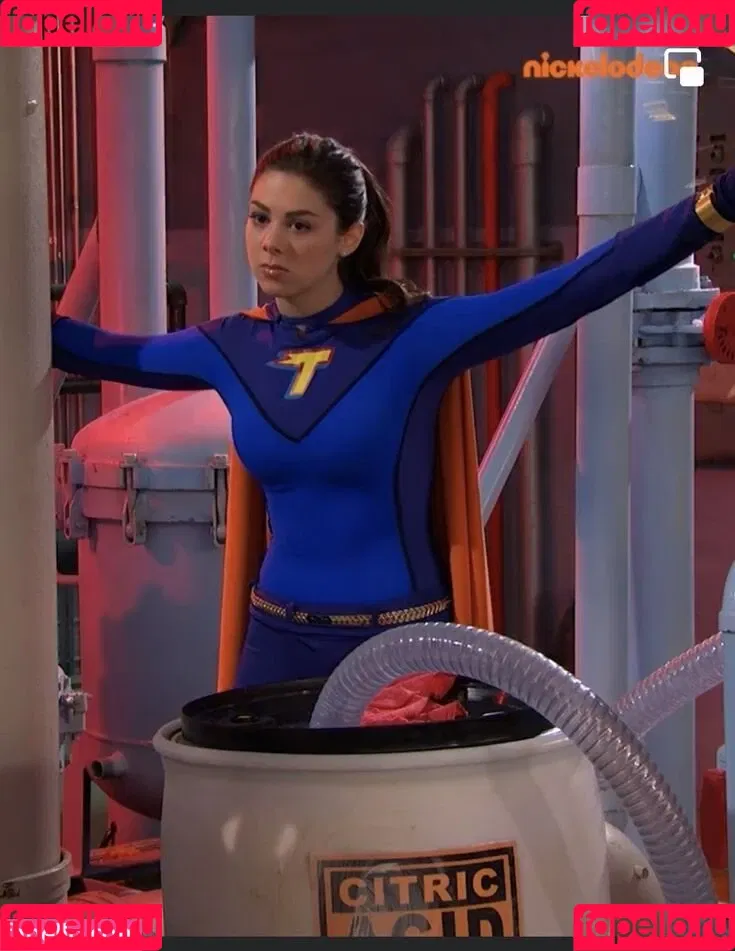 Kira Kosarin / kira_kosarin / kirakosarin Onlyfans Photo Gallery 