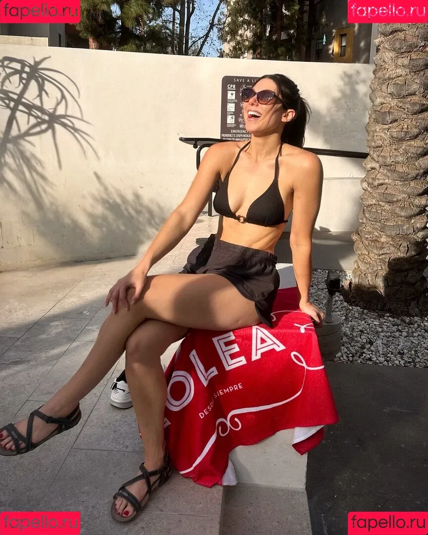 Kira Kosarin / kira_kosarin / kirakosarin Onlyfans Photo Gallery 