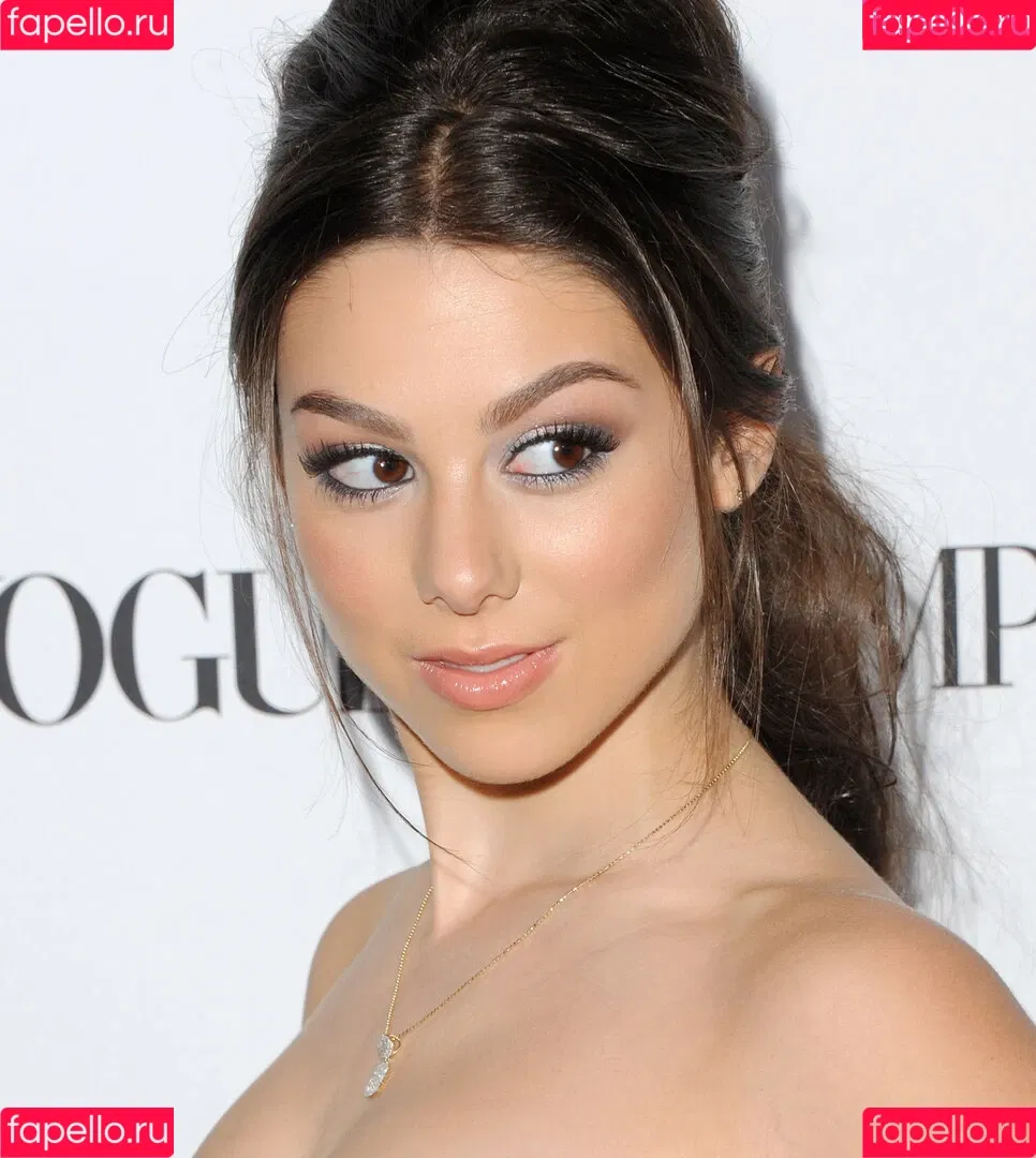 Kira Kosarin / kira_kosarin / kirakosarin Onlyfans Photo Gallery 