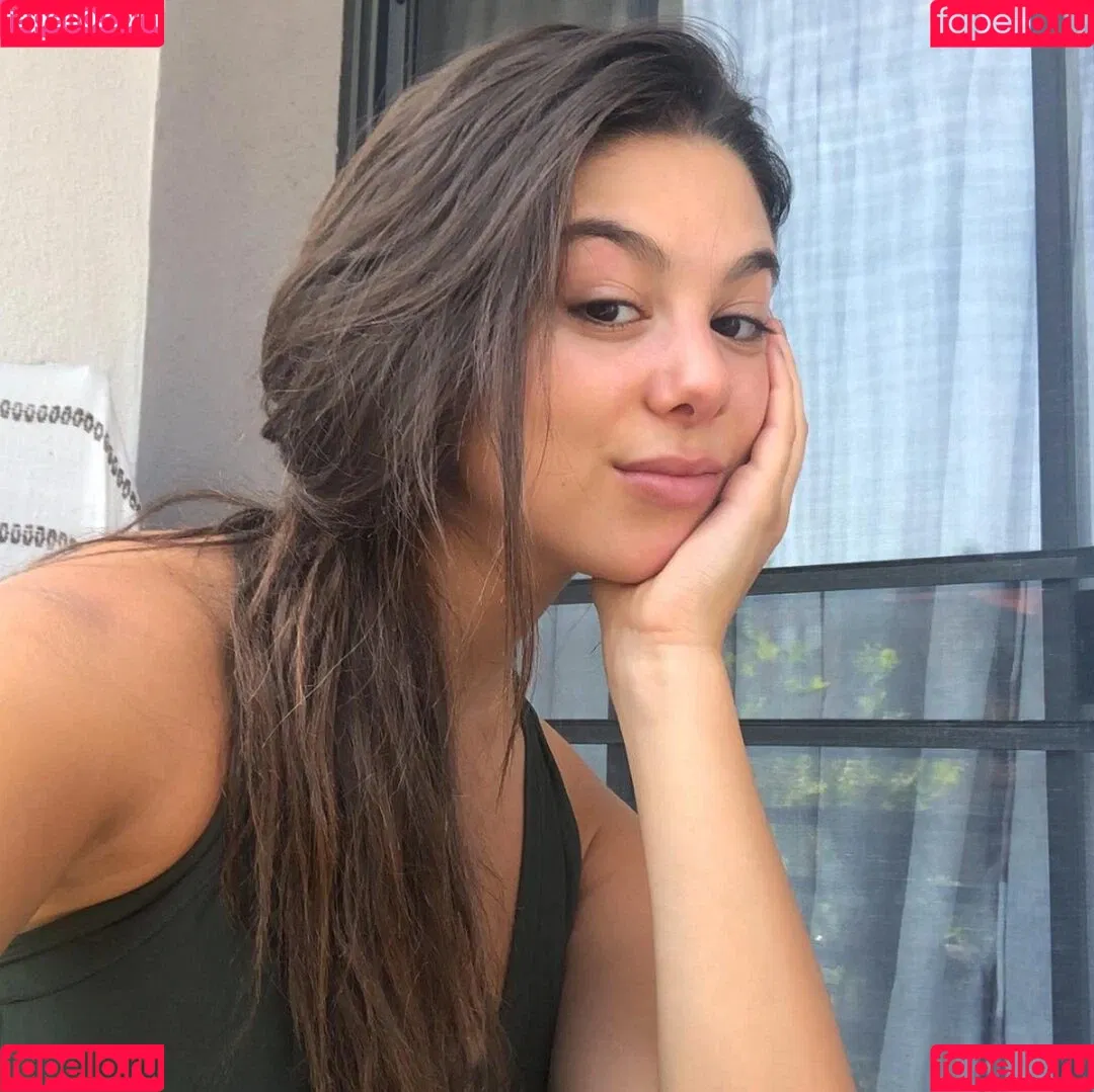 Kira Kosarin / kira_kosarin / kirakosarin Onlyfans Photo Gallery 
