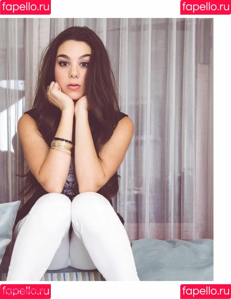 Kira Kosarin / kira_kosarin / kirakosarin Onlyfans Photo Gallery 