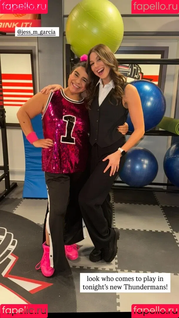 Kira Kosarin / kira_kosarin / kirakosarin Onlyfans Photo Gallery 