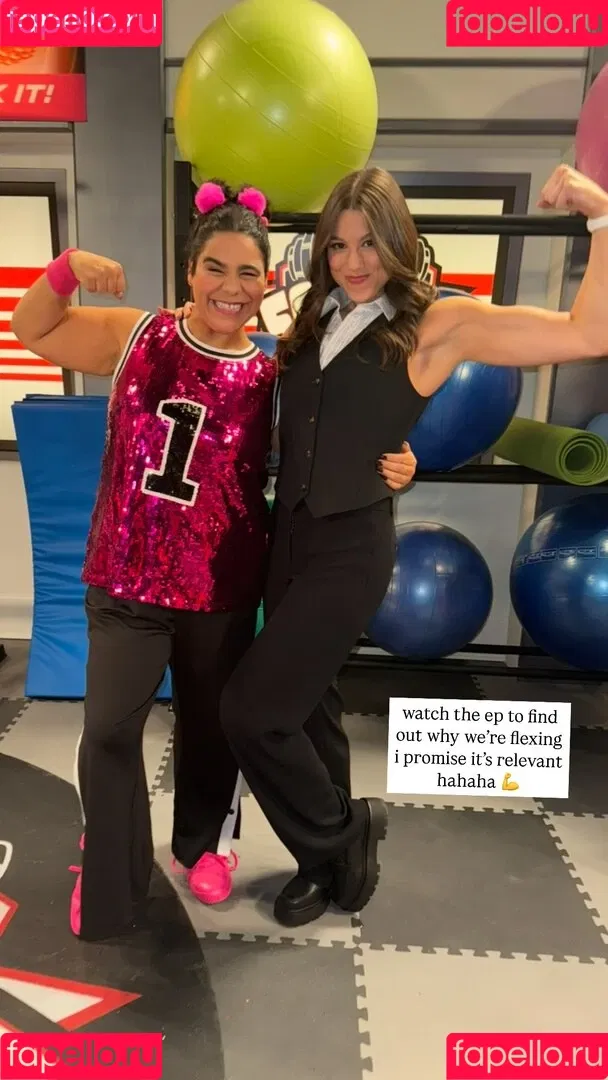 Kira Kosarin / kira_kosarin / kirakosarin Onlyfans Photo Gallery 