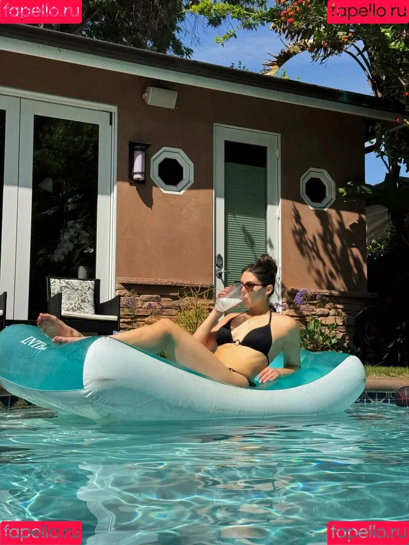 Kira Kosarin / kira_kosarin / kirakosarin Onlyfans Photo Gallery 