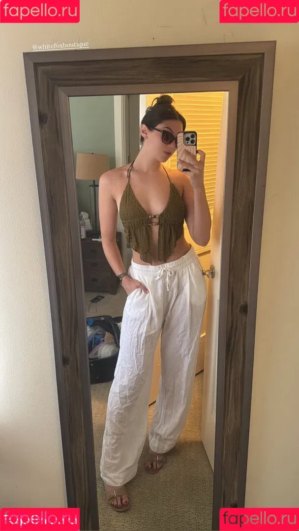 Kira Kosarin / kira_kosarin / kirakosarin Onlyfans Photo Gallery 