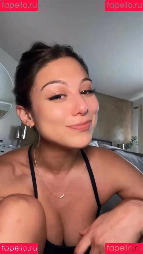 Kira Kosarin / kira_kosarin / kirakosarin Onlyfans Photo Gallery 