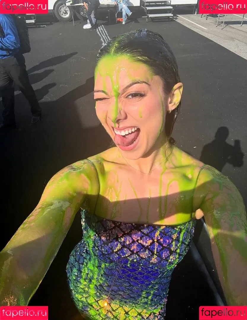 Kira Kosarin / kira_kosarin / kirakosarin Onlyfans Photo Gallery 