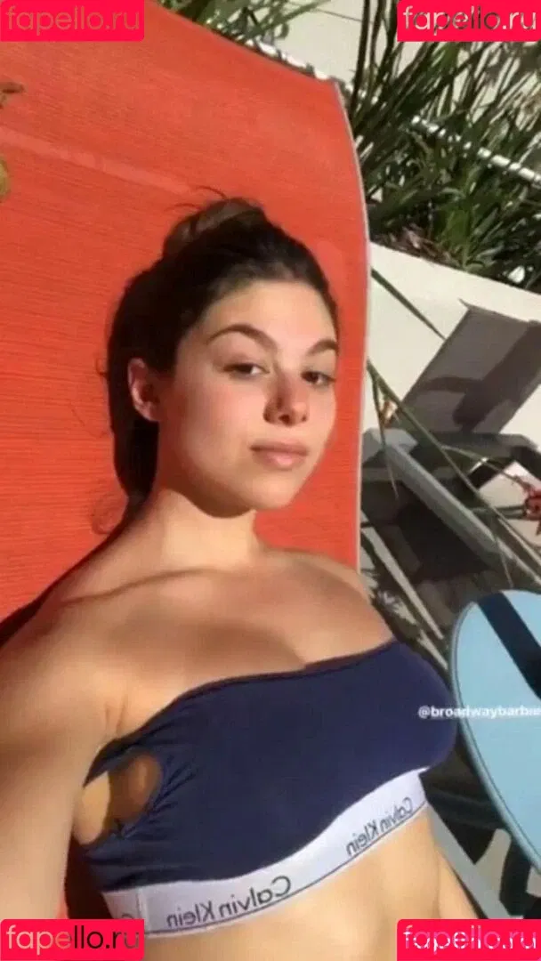 Kira Kosarin / kira_kosarin / kirakosarin Onlyfans Photo Gallery 