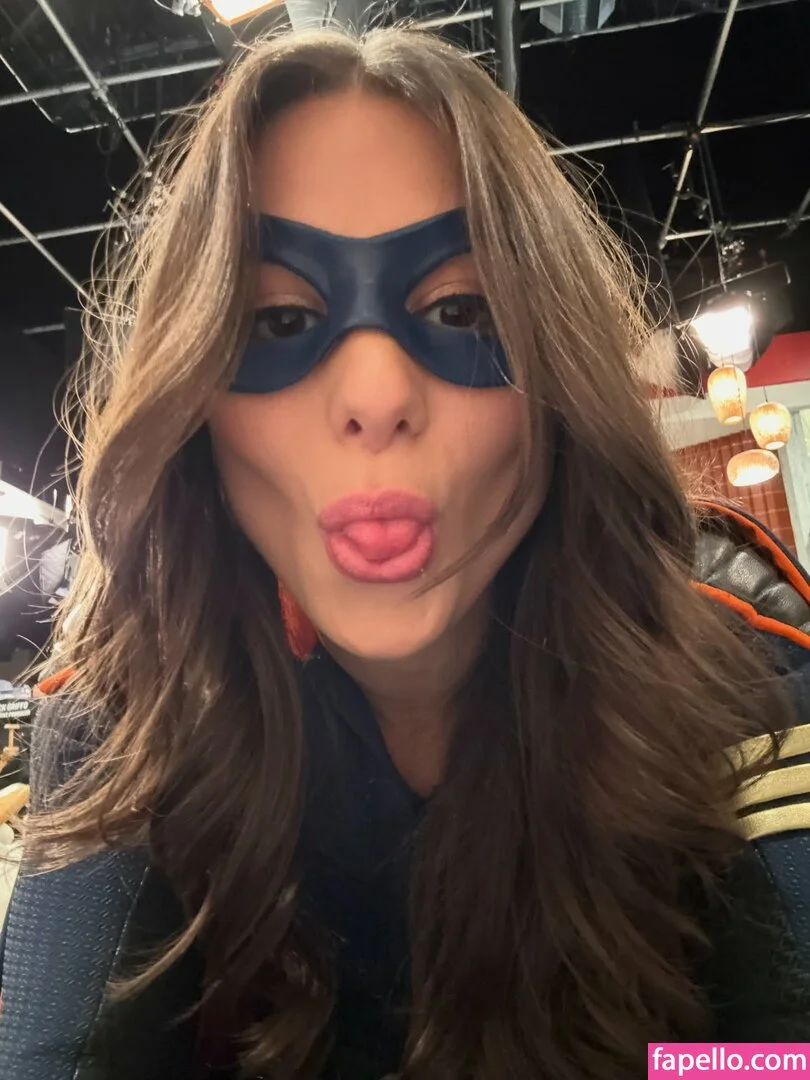 Kira Kosarin / kira_kosarin / kirakosarin Onlyfans Photo Gallery 