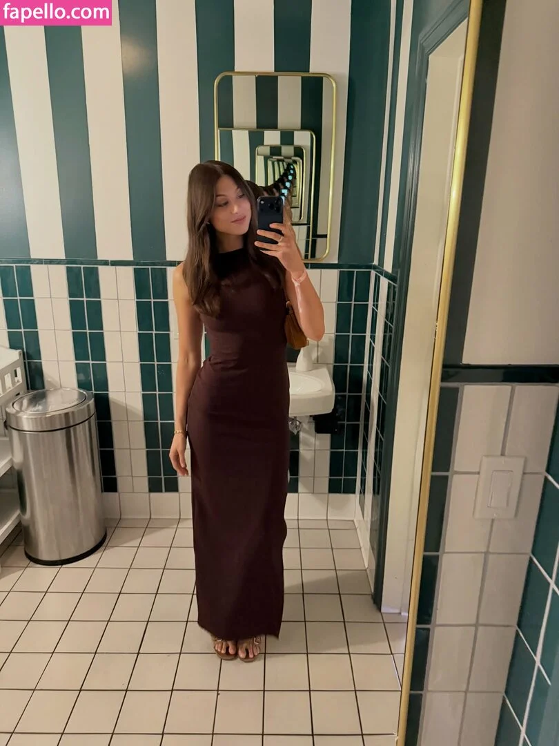 Kira Kosarin / kira_kosarin / kirakosarin Onlyfans Photo Gallery 