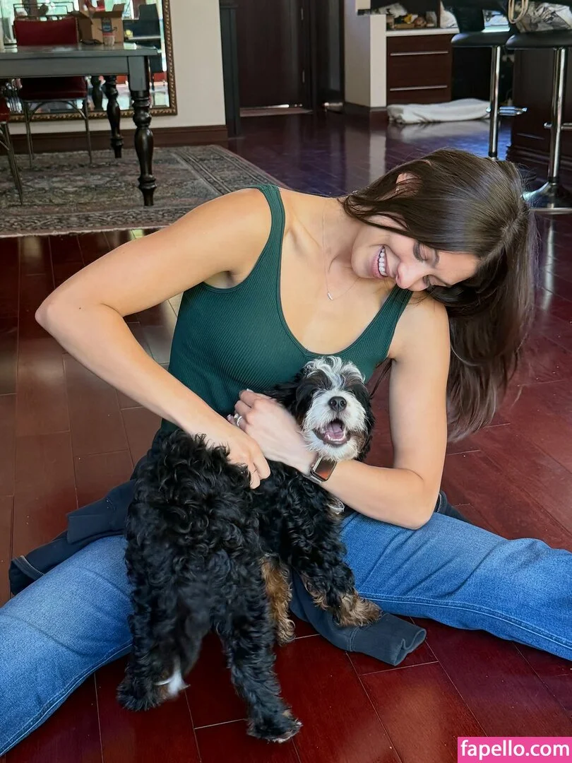 Kira Kosarin / kira_kosarin / kirakosarin Onlyfans Photo Gallery 