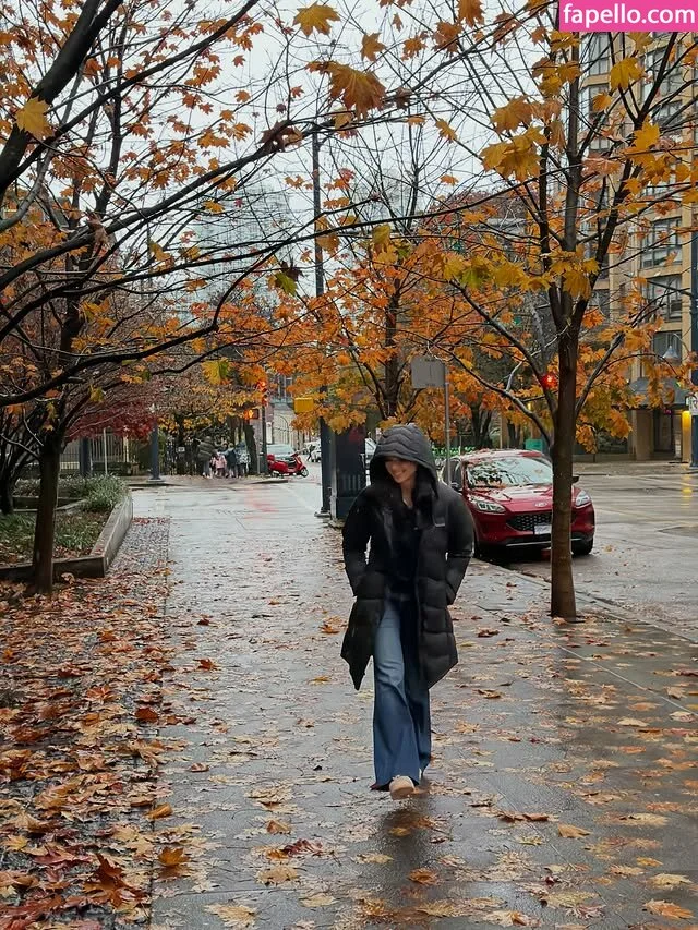 Kira Kosarin / kira_kosarin / kirakosarin Onlyfans Photo Gallery 