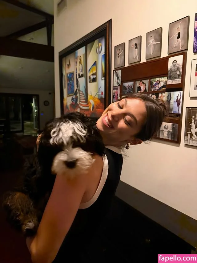 Kira Kosarin / kira_kosarin / kirakosarin Onlyfans Photo Gallery 