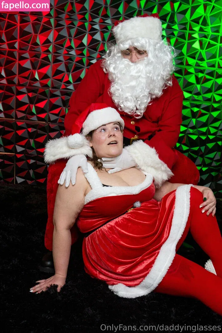 daddyinglasses Onlyfans Photo Gallery 