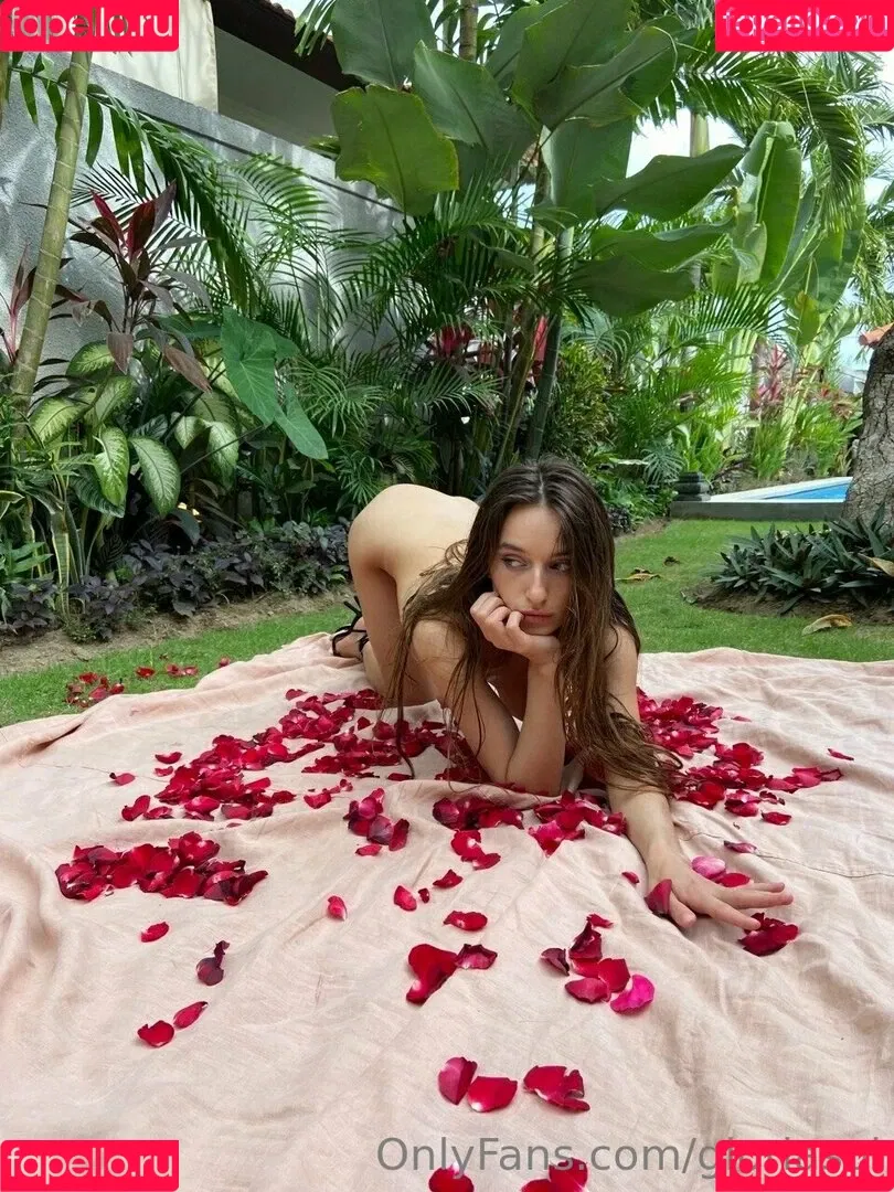 Gloria Sol / gloriasol / sonyafairy Onlyfans Photo Gallery 