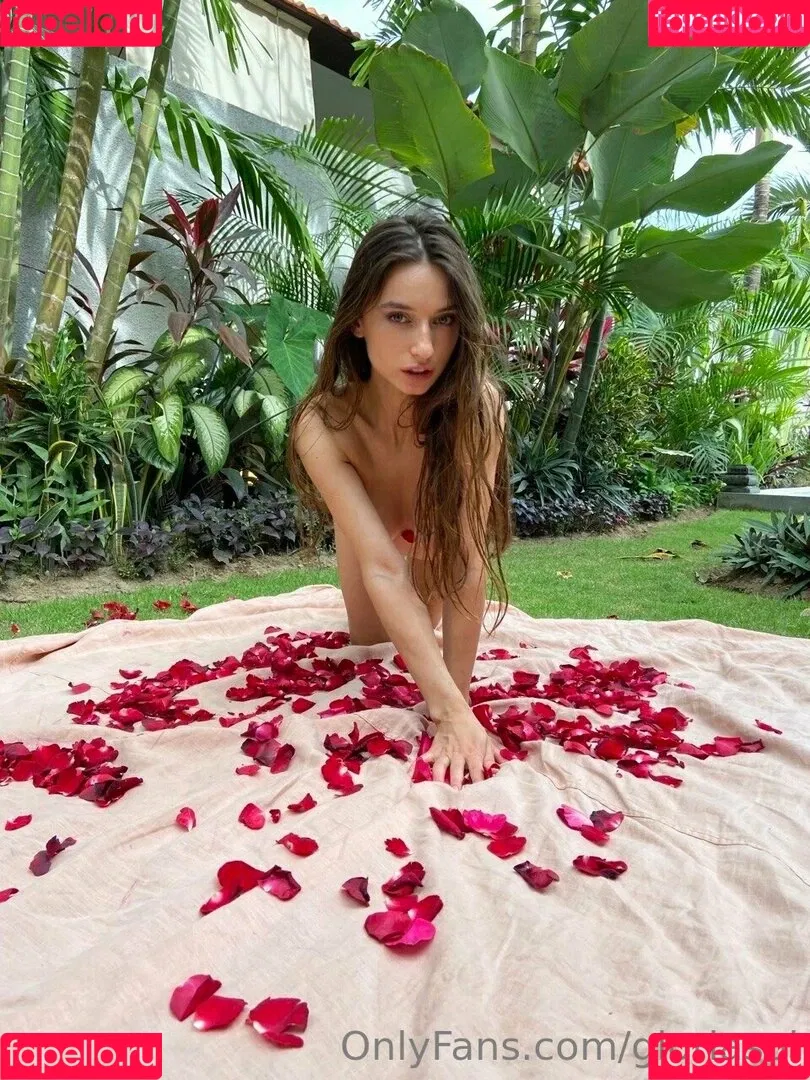 Gloria Sol / gloriasol / sonyafairy Onlyfans Photo Gallery 