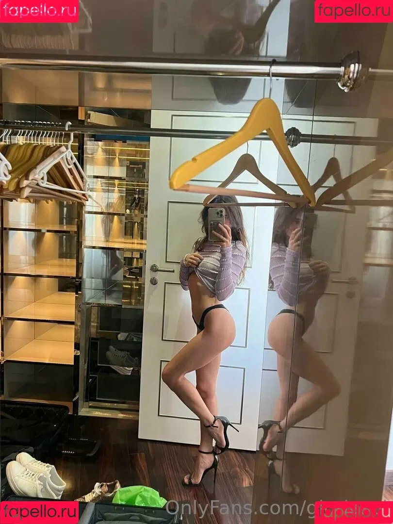 Gloria Sol / gloriasol / sonyafairy Onlyfans Photo Gallery 
