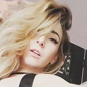 Deanna Davis / Itsrainingneon / itsrainingne0n Onlyfans Photo Gallery 