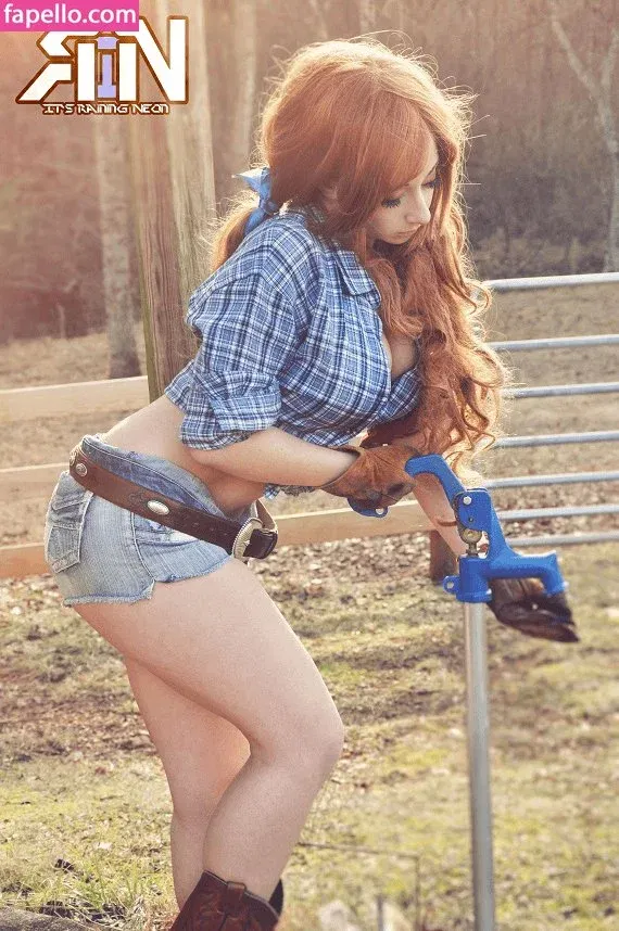 Deanna Davis / Itsrainingneon / itsrainingne0n Onlyfans Photo Gallery 